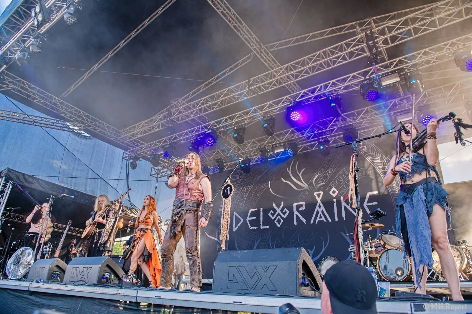 Basinfirefest odstartoval ve velkém stylu. Čtvrtek nabídl koncerty Arakainu, Freedom Call i Death To All