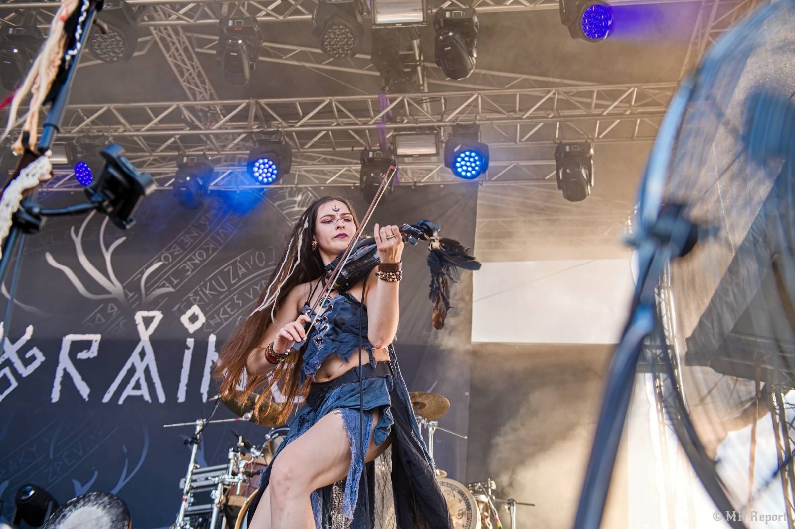 Basinfirefest odstartoval ve velkém stylu. Čtvrtek nabídl koncerty Arakainu, Freedom Call i Death To All