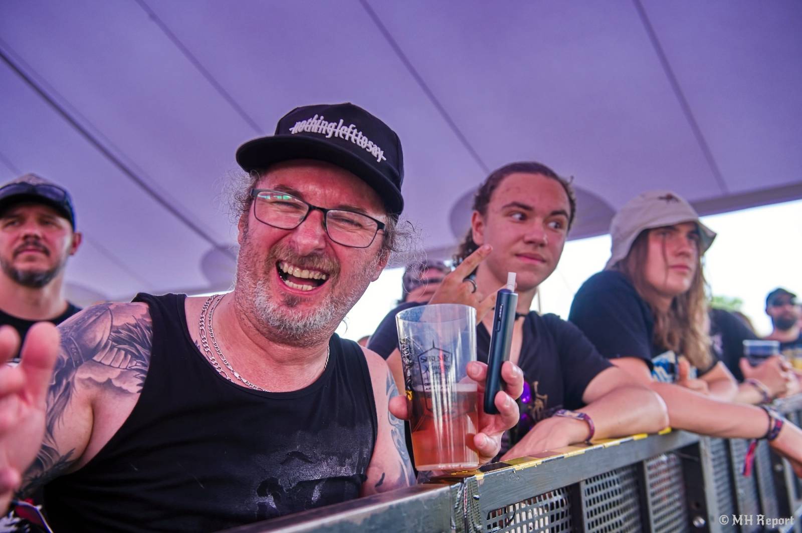 Basinfirefest odstartoval ve velkém stylu. Čtvrtek nabídl koncerty Arakainu, Freedom Call i Death To All