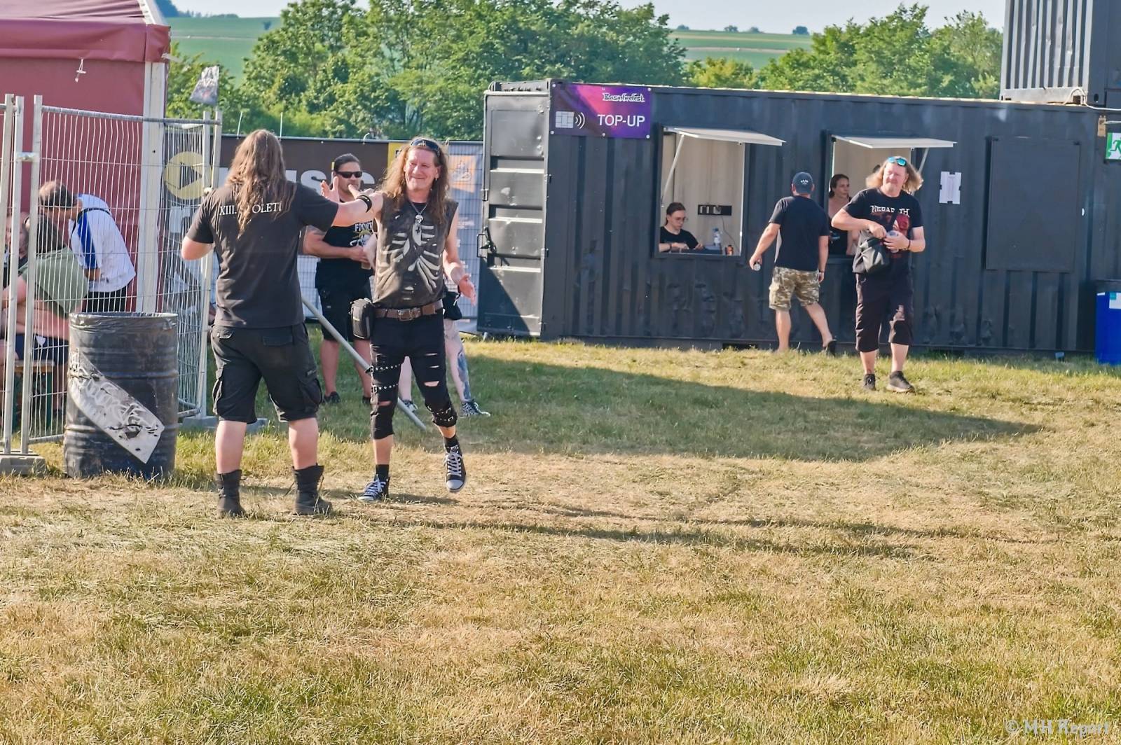 Basinfirefest odstartoval ve velkém stylu. Čtvrtek nabídl koncerty Arakainu, Freedom Call i Death To All