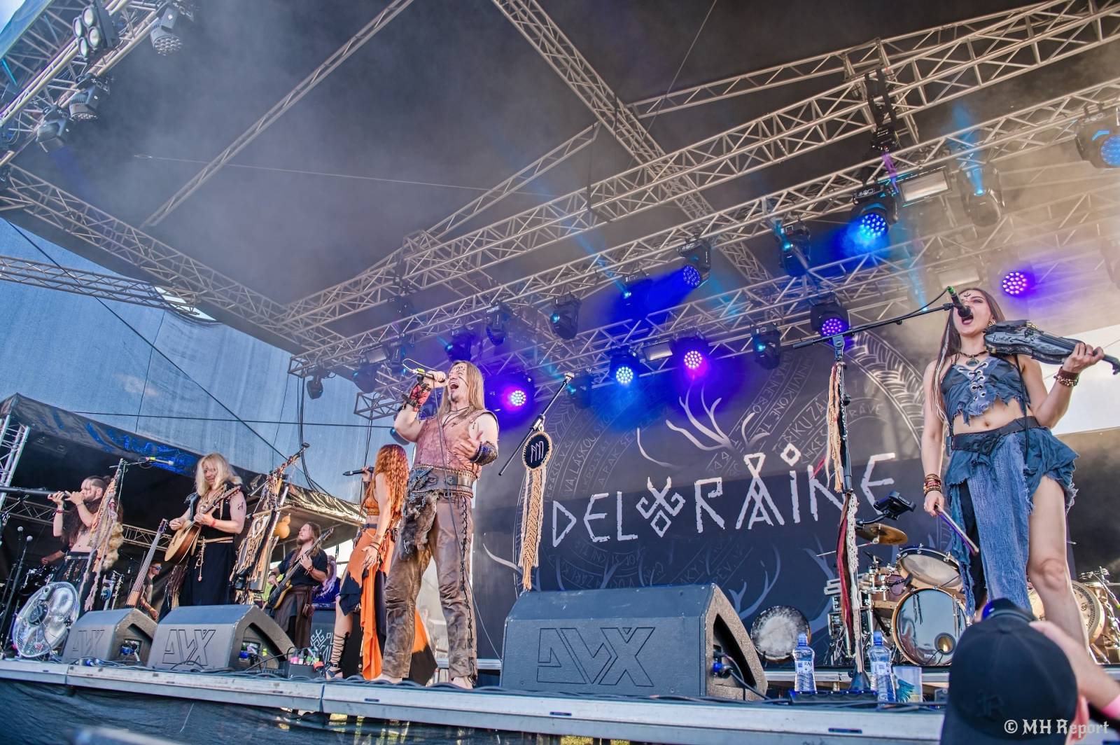 Basinfirefest odstartoval ve velkém stylu. Čtvrtek nabídl koncerty Arakainu, Freedom Call i Death To All