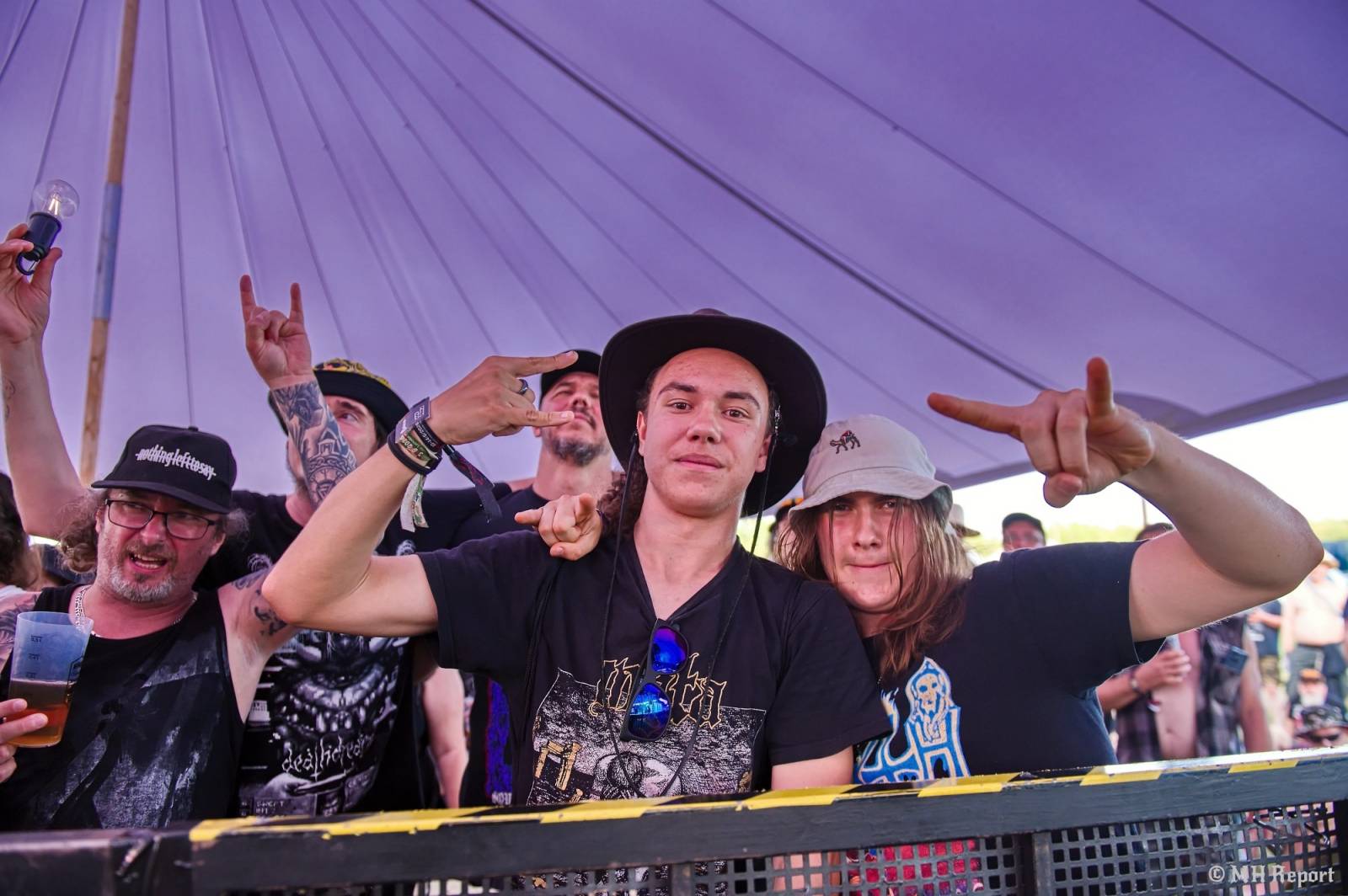 Basinfirefest odstartoval ve velkém stylu. Čtvrtek nabídl koncerty Arakainu, Freedom Call i Death To All