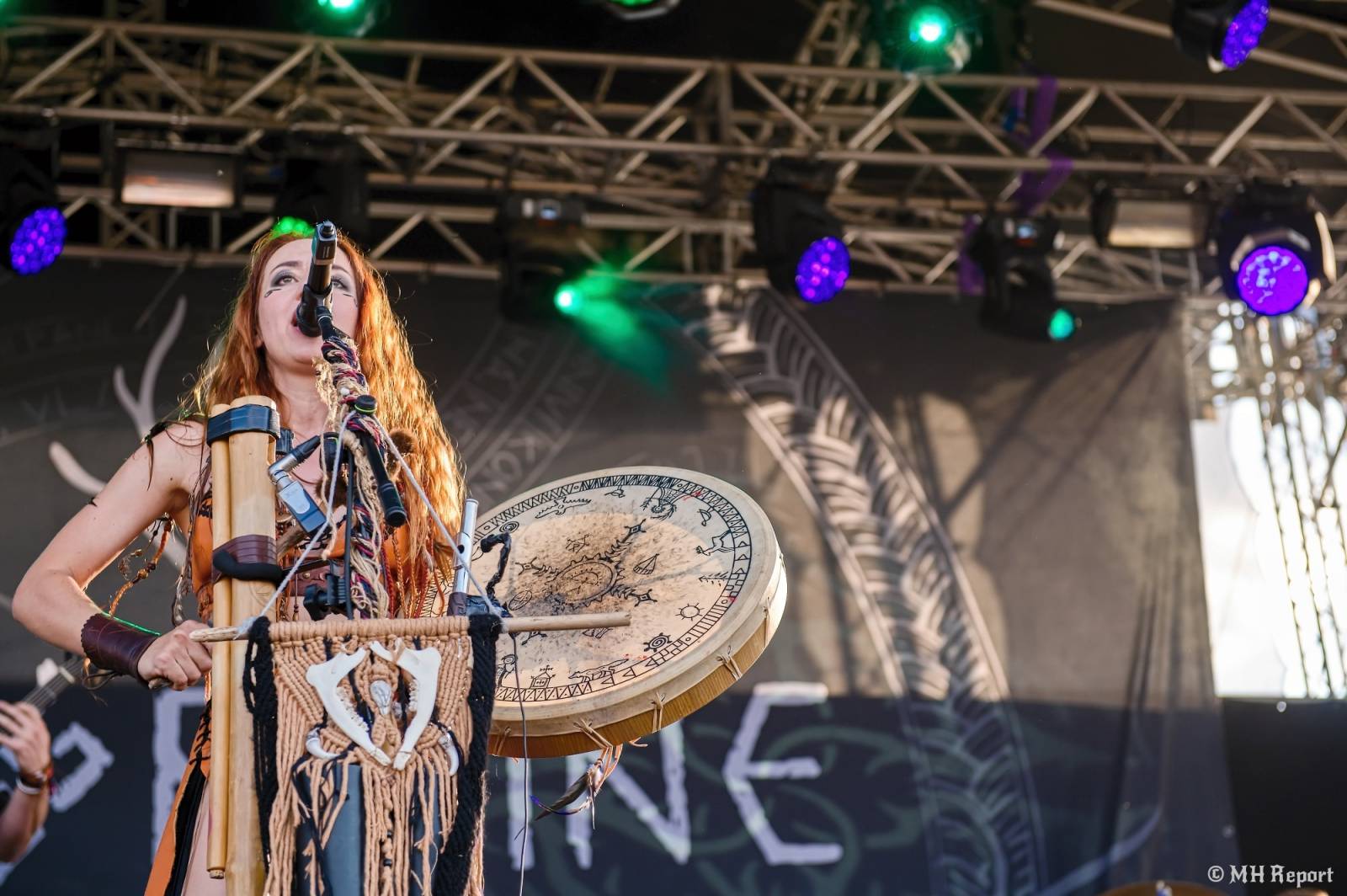 Basinfirefest odstartoval ve velkém stylu. Čtvrtek nabídl koncerty Arakainu, Freedom Call i Death To All
