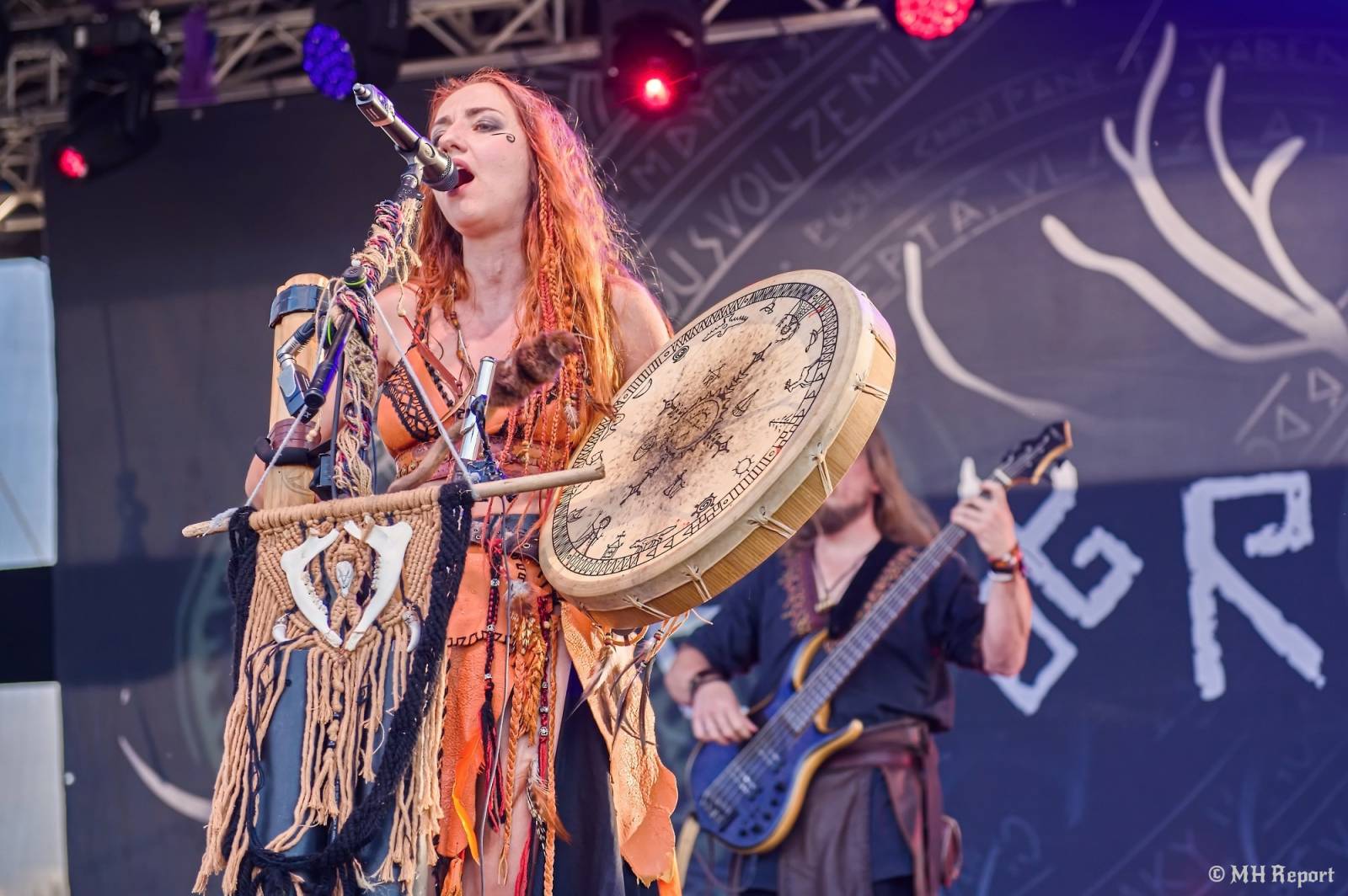 Basinfirefest odstartoval ve velkém stylu. Čtvrtek nabídl koncerty Arakainu, Freedom Call i Death To All