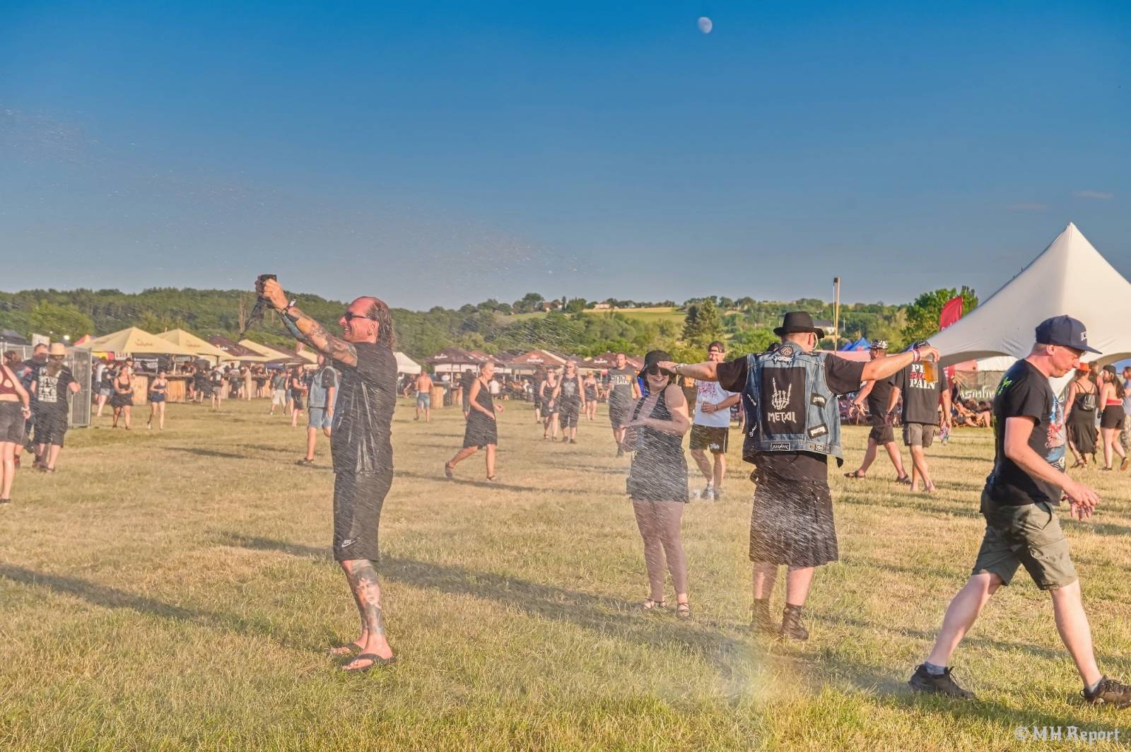 Basinfirefest odstartoval ve velkém stylu. Čtvrtek nabídl koncerty Arakainu, Freedom Call i Death To All
