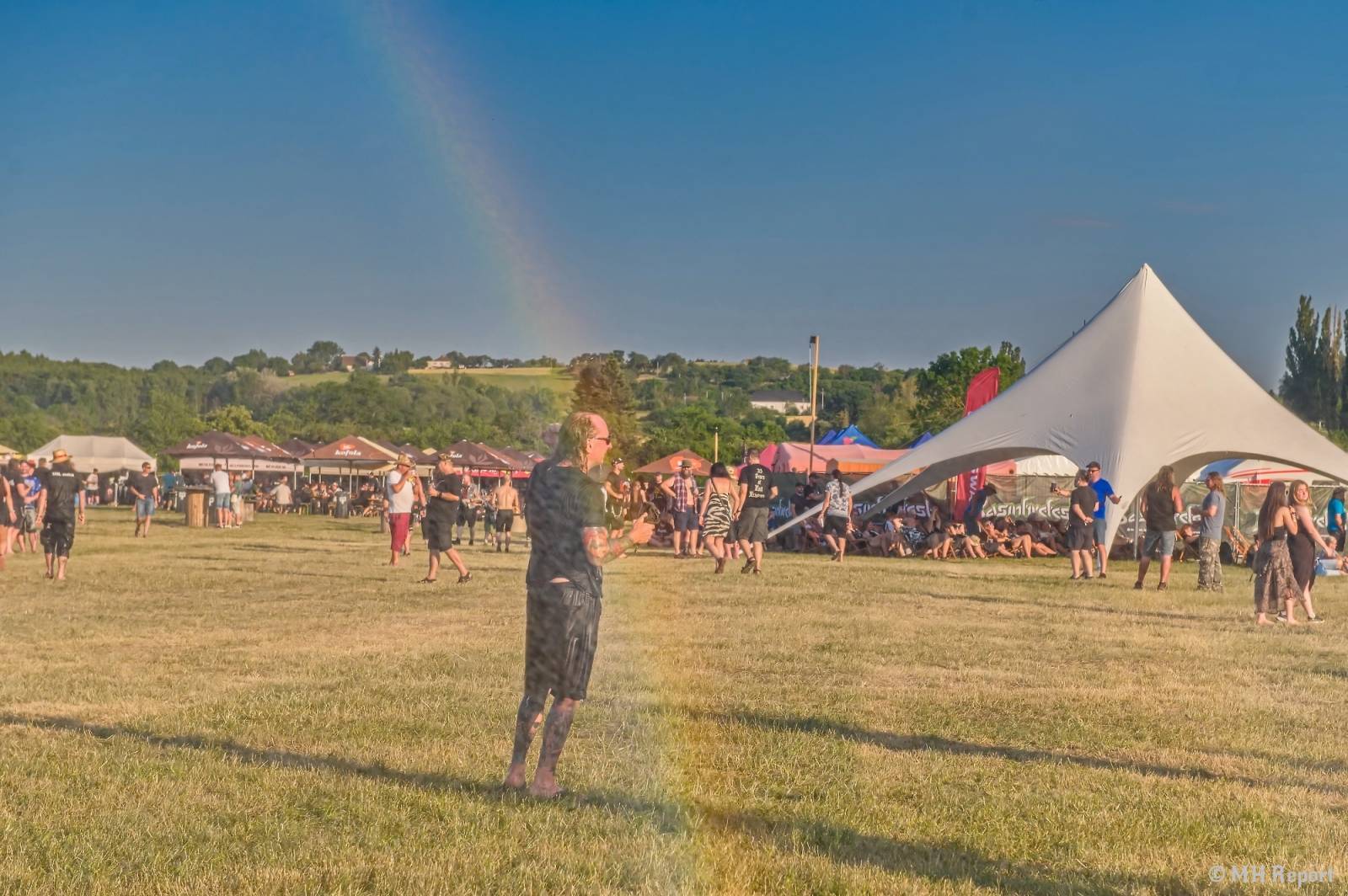 Basinfirefest odstartoval ve velkém stylu. Čtvrtek nabídl koncerty Arakainu, Freedom Call i Death To All