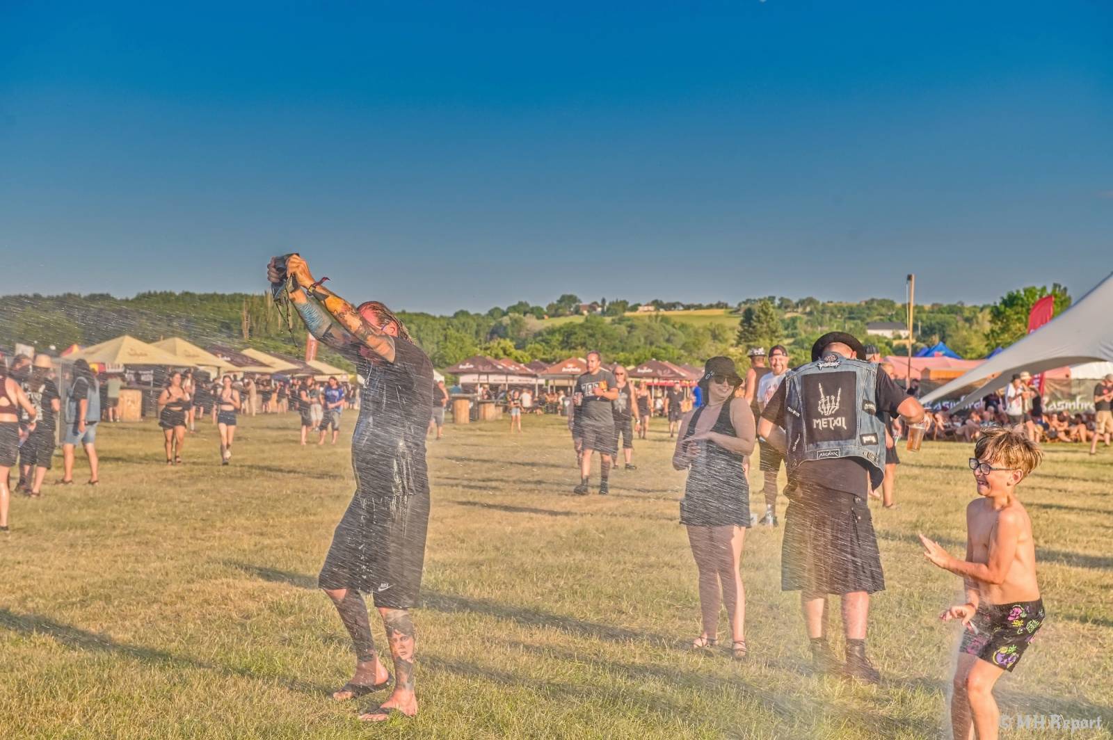 Basinfirefest odstartoval ve velkém stylu. Čtvrtek nabídl koncerty Arakainu, Freedom Call i Death To All