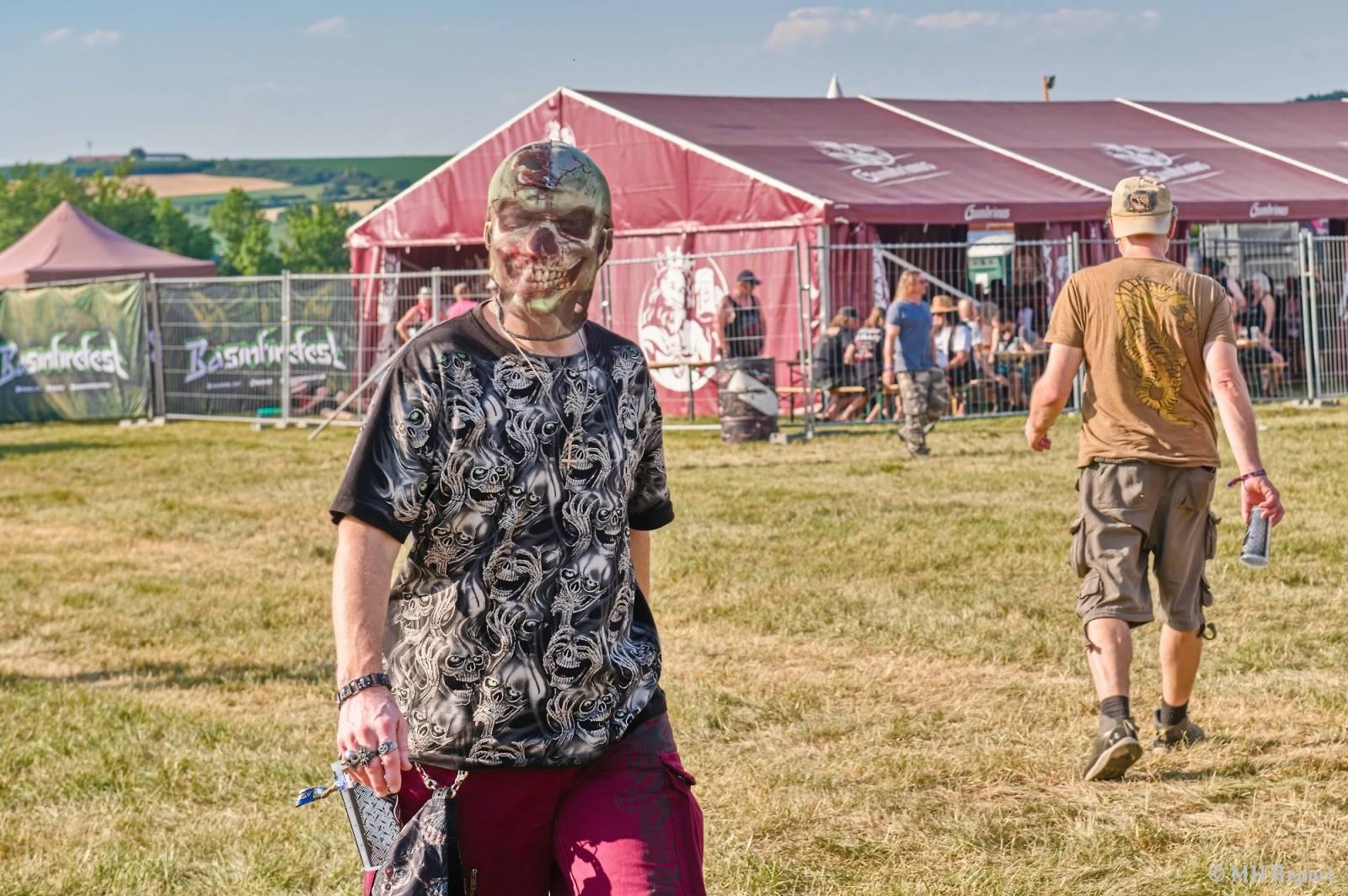 Basinfirefest odstartoval ve velkém stylu. Čtvrtek nabídl koncerty Arakainu, Freedom Call i Death To All