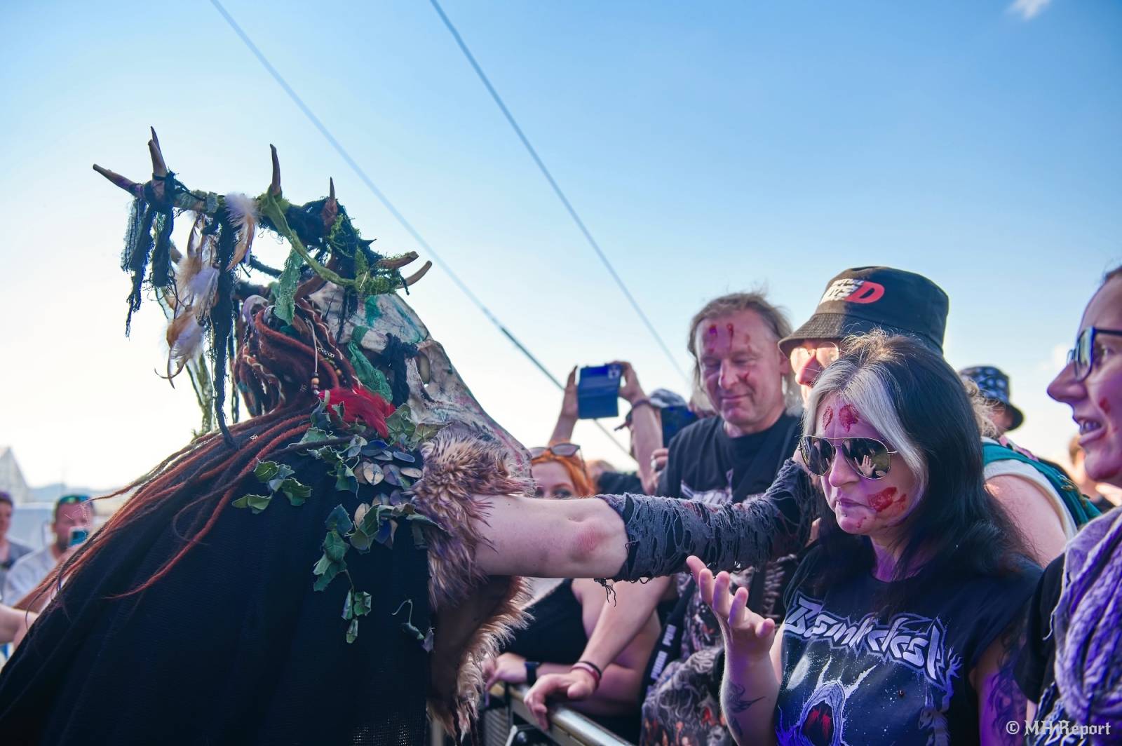 Basinfirefest odstartoval ve velkém stylu. Čtvrtek nabídl koncerty Arakainu, Freedom Call i Death To All