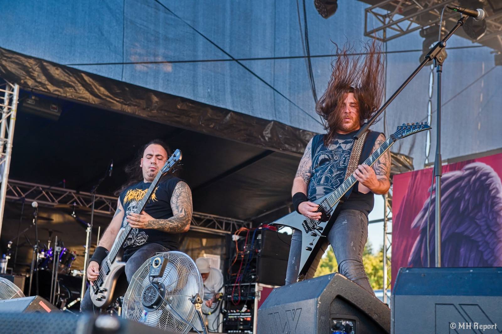 Basinfirefest odstartoval ve velkém stylu. Čtvrtek nabídl koncerty Arakainu, Freedom Call i Death To All