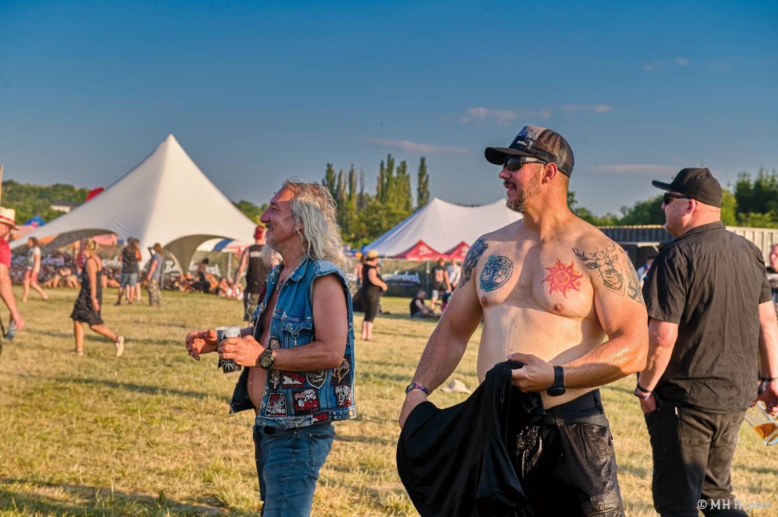 Basinfirefest odstartoval ve velkém stylu. Čtvrtek nabídl koncerty Arakainu, Freedom Call i Death To All