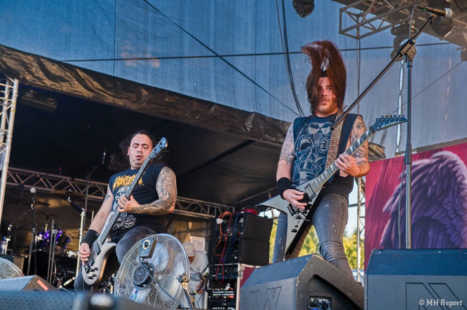 Basinfirefest odstartoval ve velkém stylu. Čtvrtek nabídl koncerty Arakainu, Freedom Call i Death To All