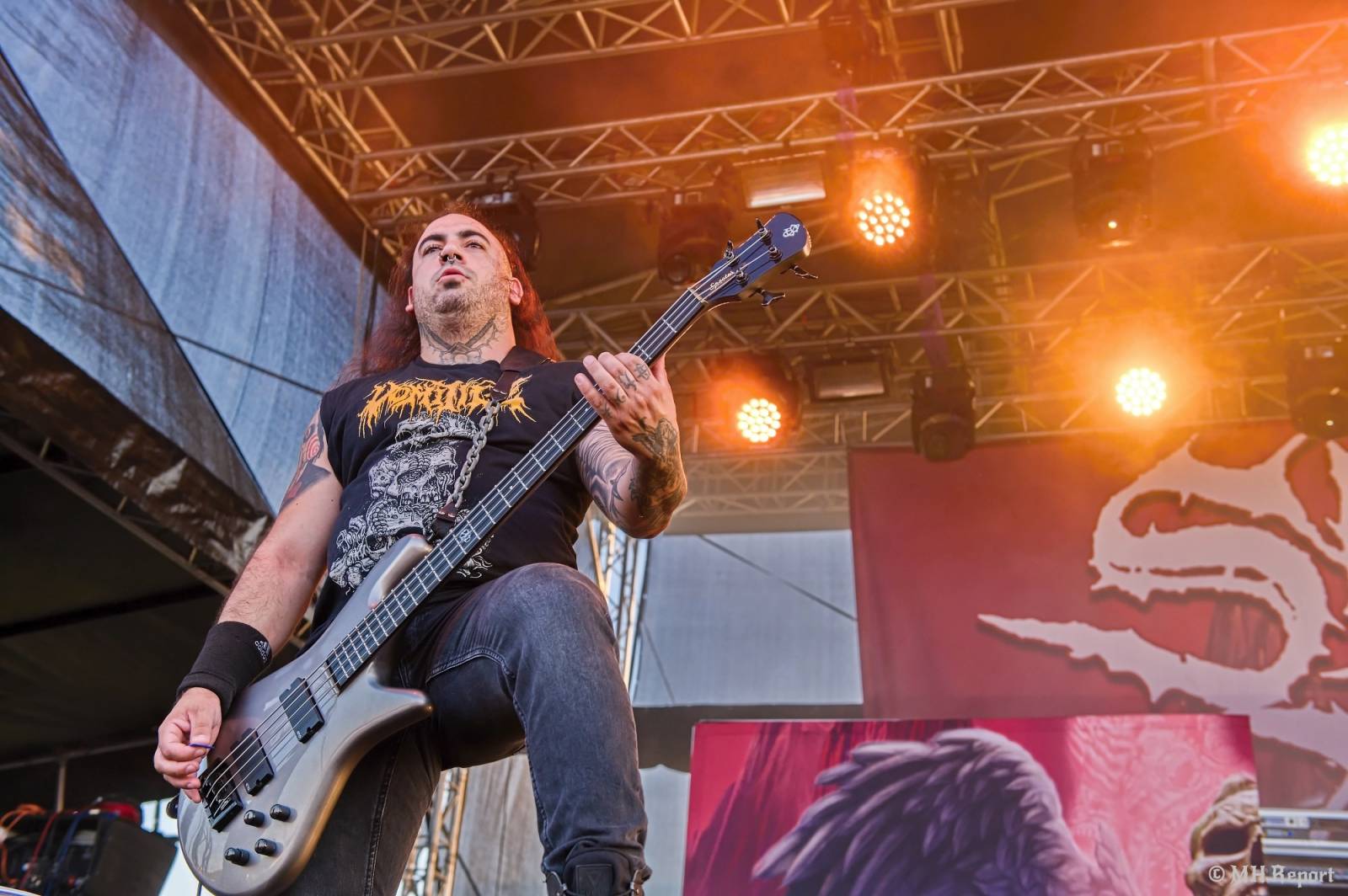 Basinfirefest odstartoval ve velkém stylu. Čtvrtek nabídl koncerty Arakainu, Freedom Call i Death To All