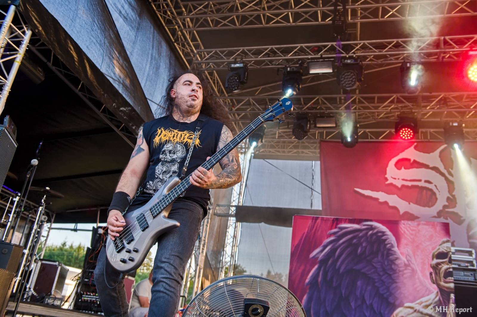 Basinfirefest odstartoval ve velkém stylu. Čtvrtek nabídl koncerty Arakainu, Freedom Call i Death To All