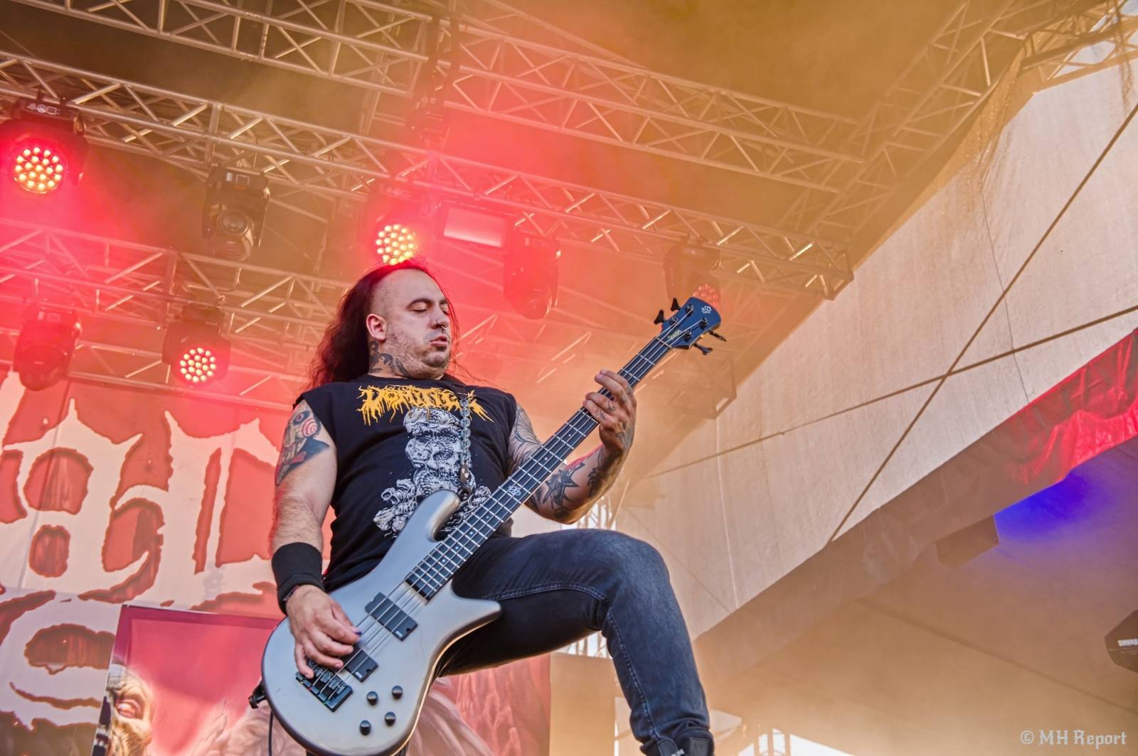 Basinfirefest odstartoval ve velkém stylu. Čtvrtek nabídl koncerty Arakainu, Freedom Call i Death To All