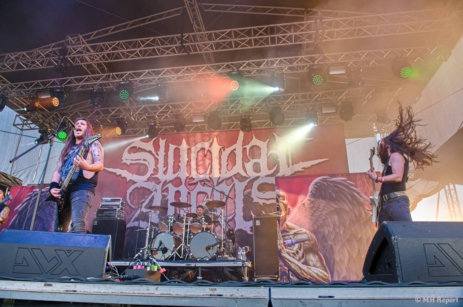 Basinfirefest odstartoval ve velkém stylu. Čtvrtek nabídl koncerty Arakainu, Freedom Call i Death To All