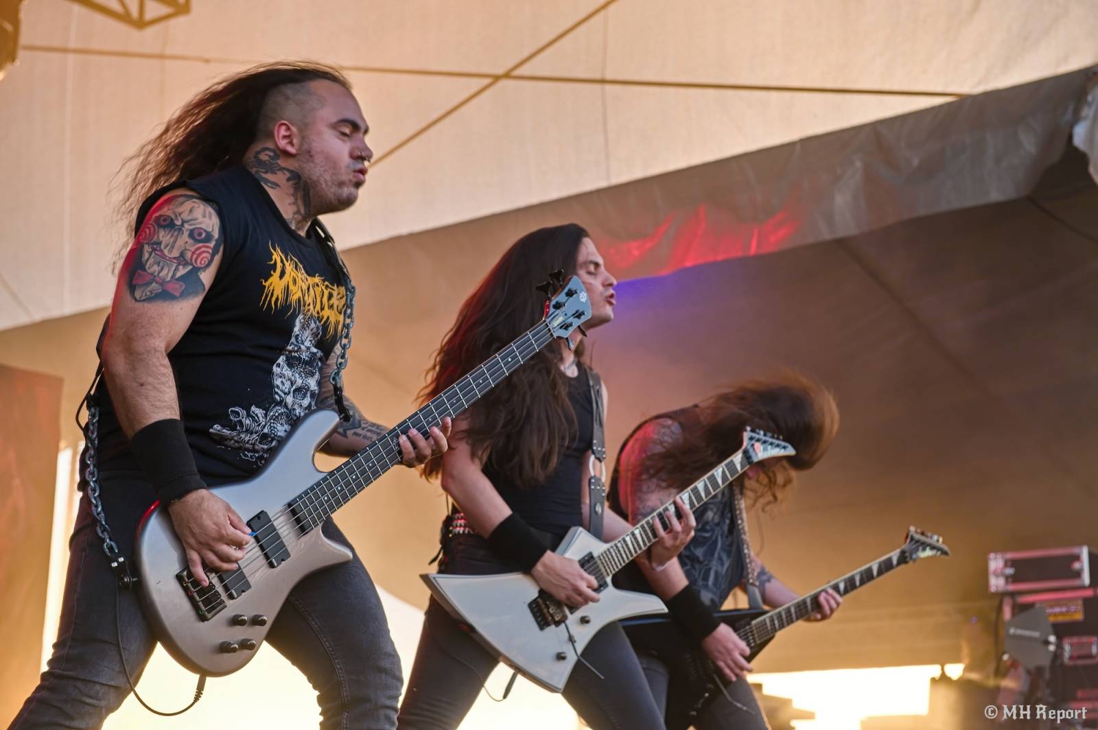 Basinfirefest odstartoval ve velkém stylu. Čtvrtek nabídl koncerty Arakainu, Freedom Call i Death To All