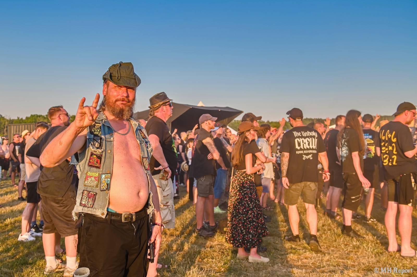 Basinfirefest odstartoval ve velkém stylu. Čtvrtek nabídl koncerty Arakainu, Freedom Call i Death To All