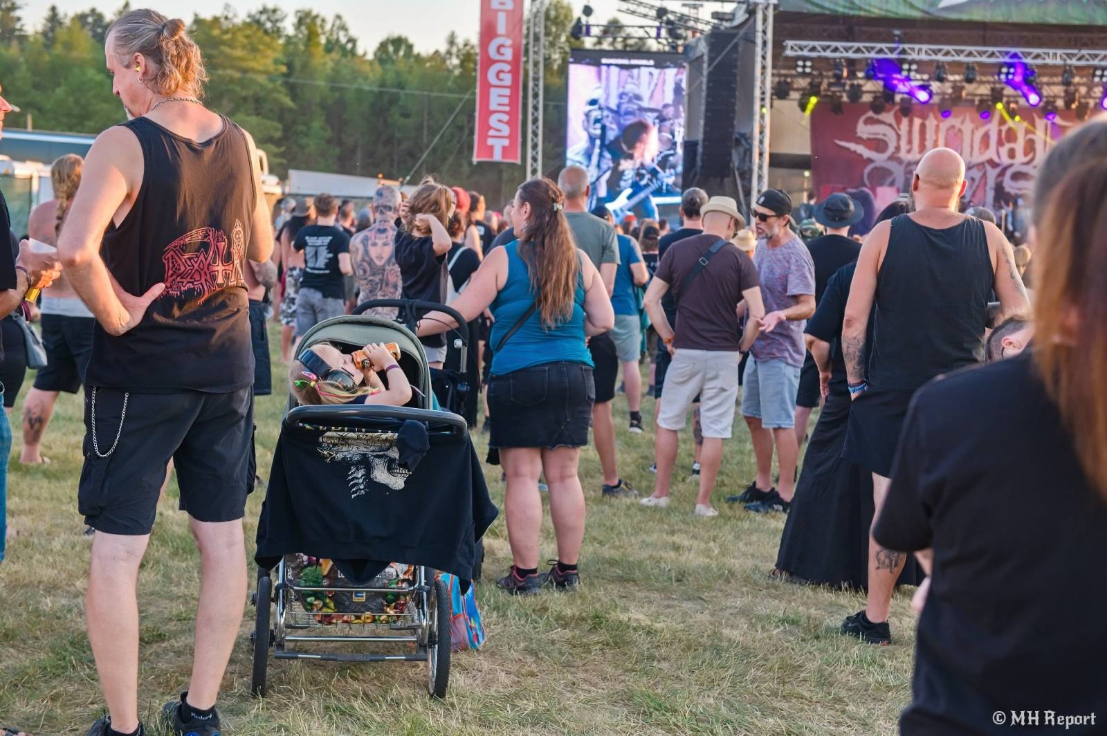 Basinfirefest odstartoval ve velkém stylu. Čtvrtek nabídl koncerty Arakainu, Freedom Call i Death To All