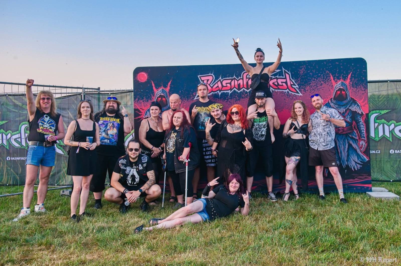 Basinfirefest odstartoval ve velkém stylu. Čtvrtek nabídl koncerty Arakainu, Freedom Call i Death To All