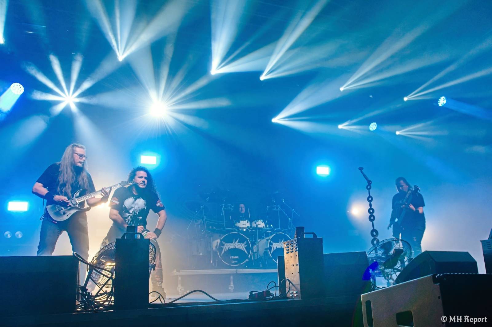 Basinfirefest odstartoval ve velkém stylu. Čtvrtek nabídl koncerty Arakainu, Freedom Call i Death To All