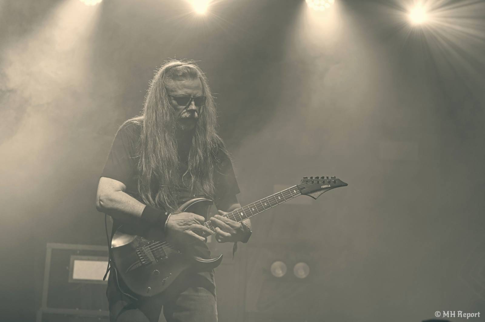 Basinfirefest odstartoval ve velkém stylu. Čtvrtek nabídl koncerty Arakainu, Freedom Call i Death To All