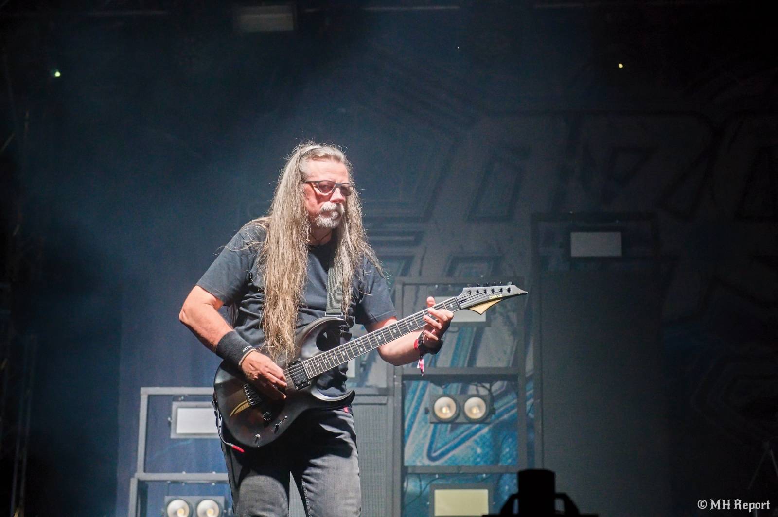 Basinfirefest odstartoval ve velkém stylu. Čtvrtek nabídl koncerty Arakainu, Freedom Call i Death To All