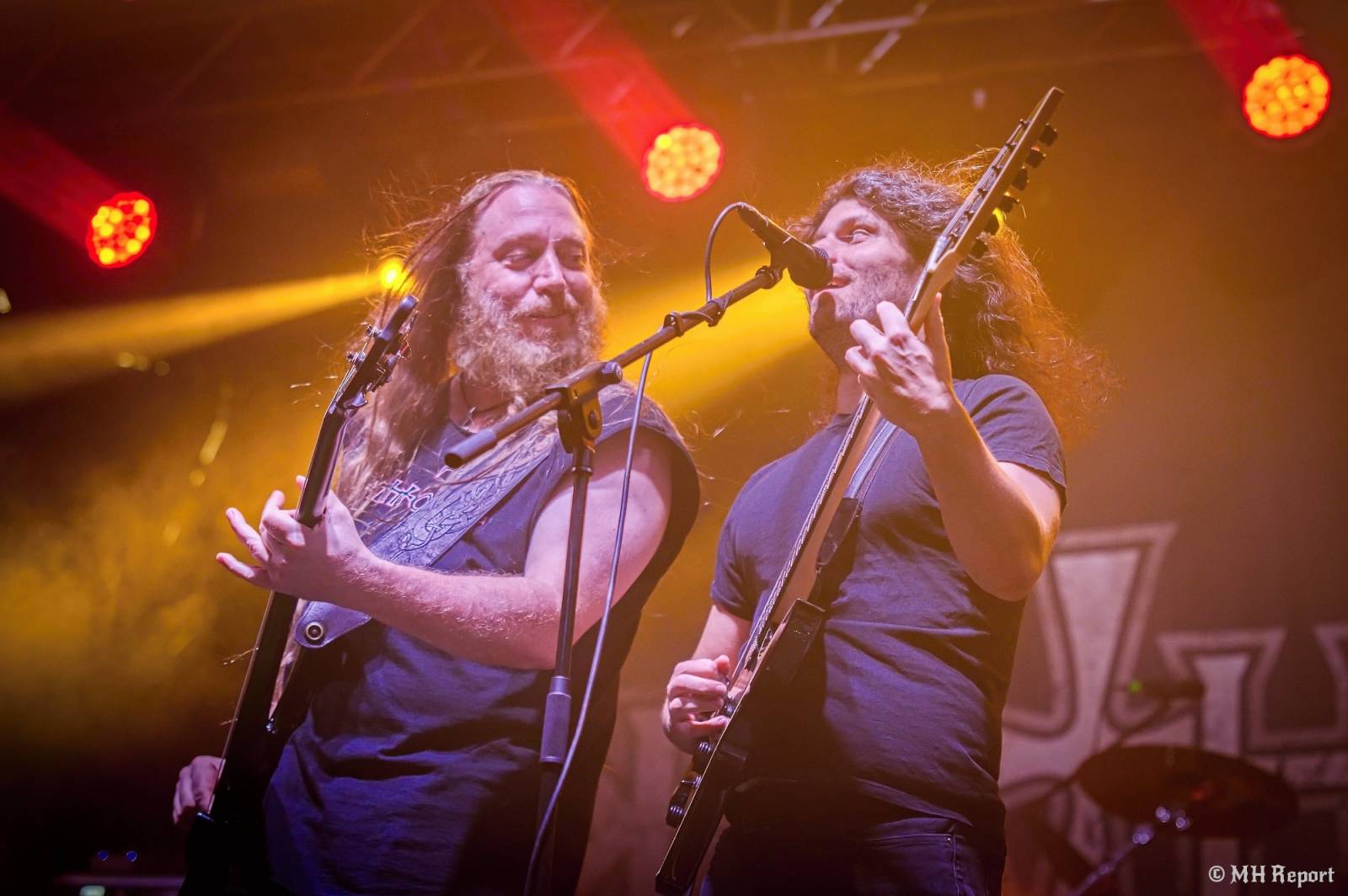 Basinfirefest odstartoval ve velkém stylu. Čtvrtek nabídl koncerty Arakainu, Freedom Call i Death To All