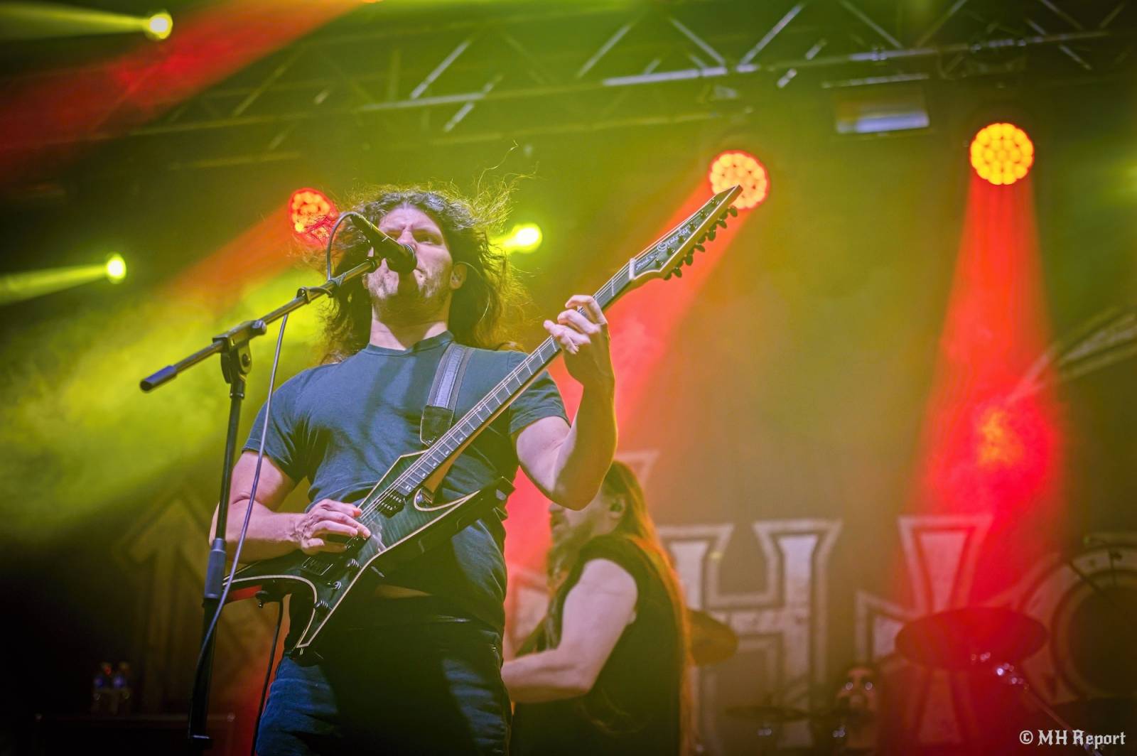 Basinfirefest odstartoval ve velkém stylu. Čtvrtek nabídl koncerty Arakainu, Freedom Call i Death To All