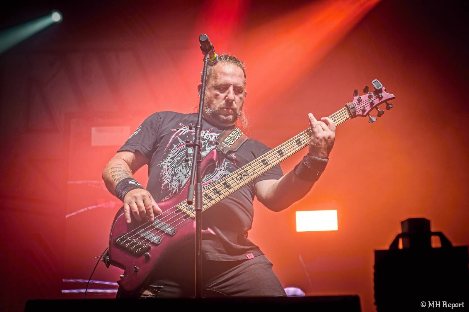 Basinfirefest odstartoval ve velkém stylu. Čtvrtek nabídl koncerty Arakainu, Freedom Call i Death To All