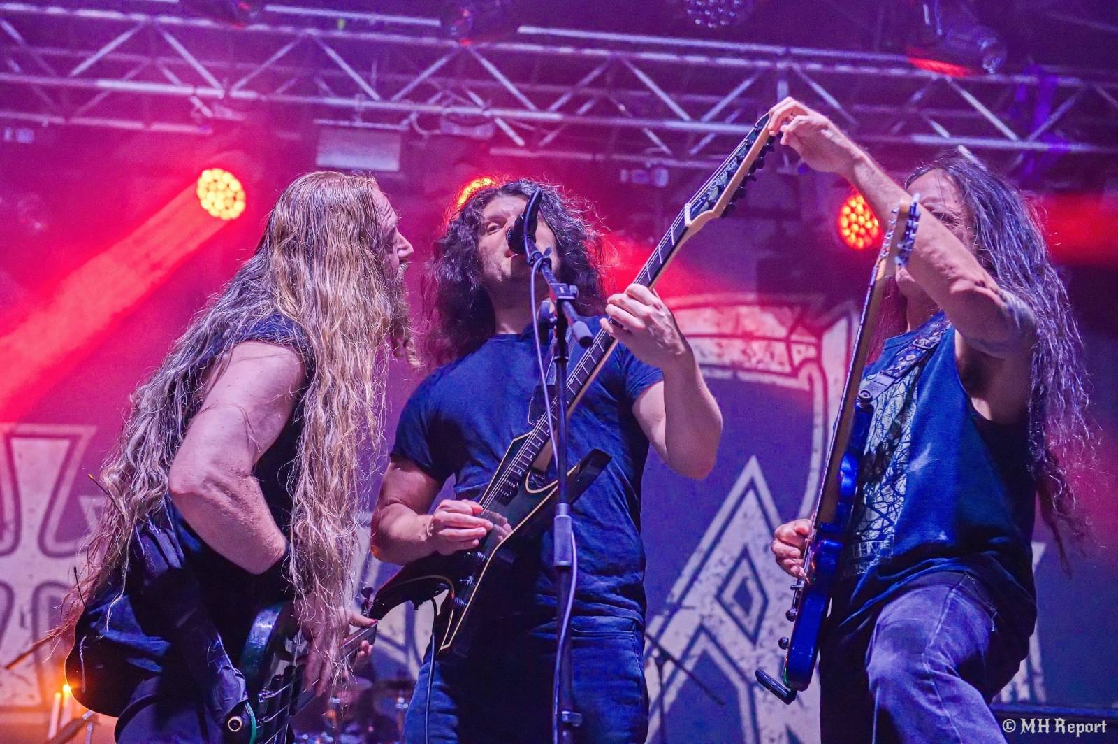 Basinfirefest odstartoval ve velkém stylu. Čtvrtek nabídl koncerty Arakainu, Freedom Call i Death To All