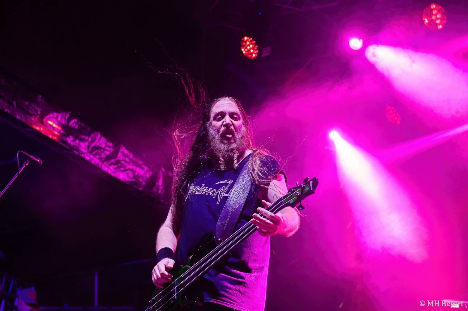Basinfirefest odstartoval ve velkém stylu. Čtvrtek nabídl koncerty Arakainu, Freedom Call i Death To All