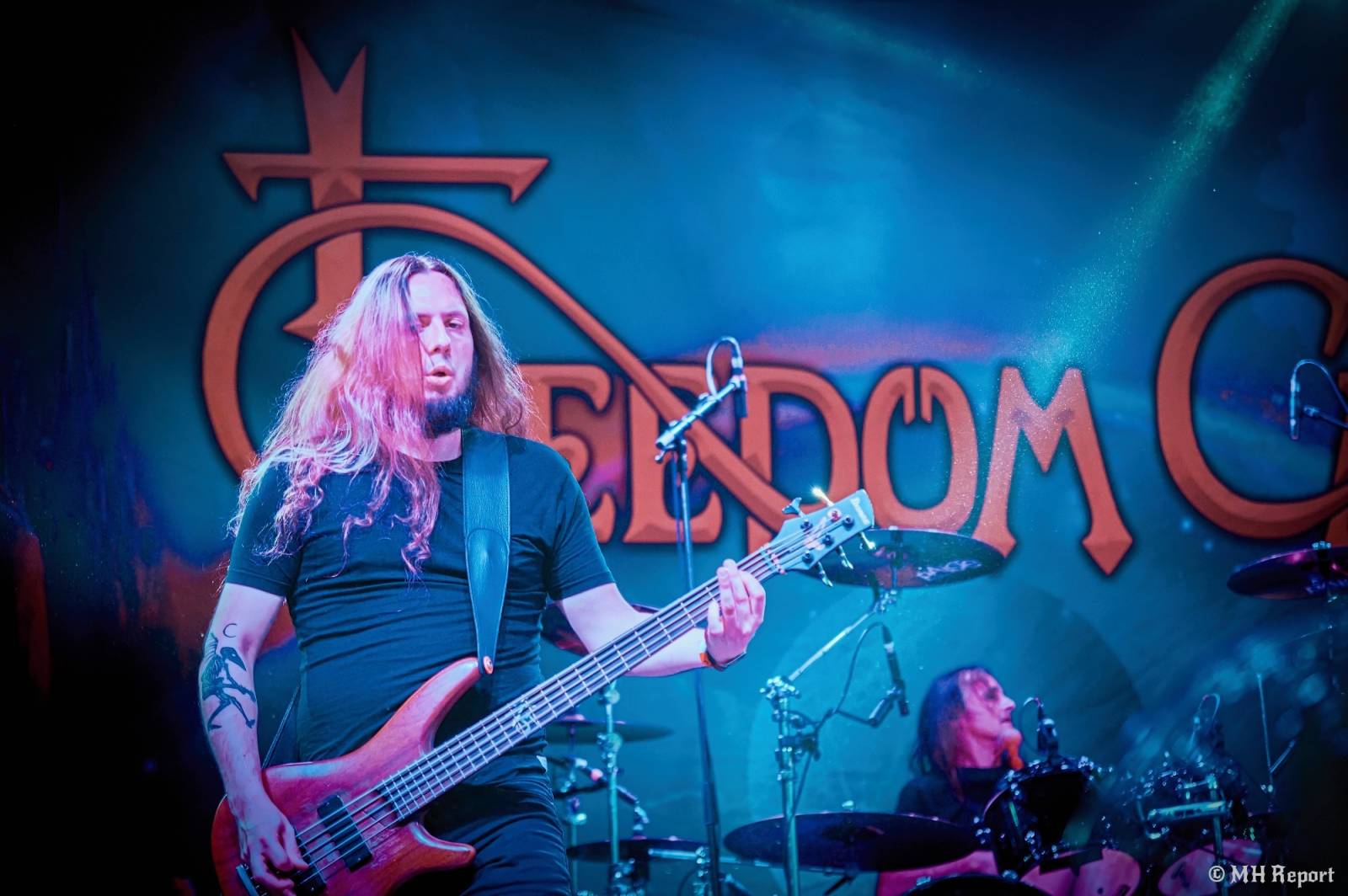 Basinfirefest odstartoval ve velkém stylu. Čtvrtek nabídl koncerty Arakainu, Freedom Call i Death To All