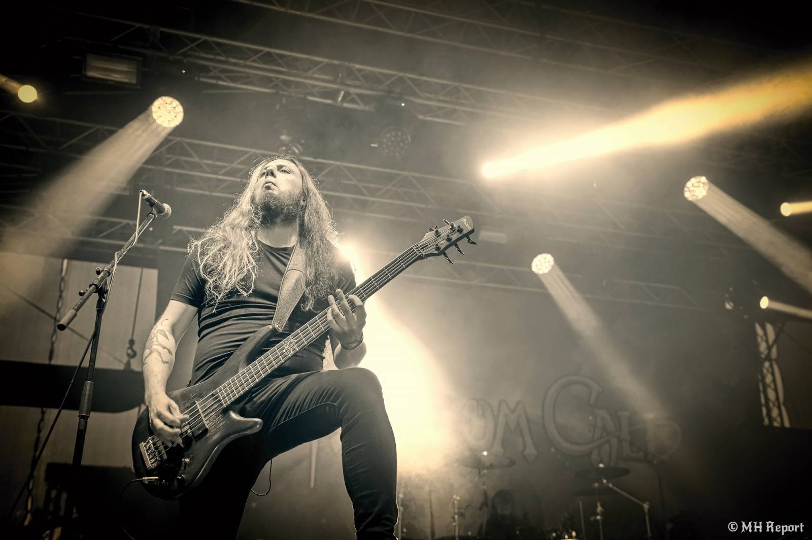 Basinfirefest odstartoval ve velkém stylu. Čtvrtek nabídl koncerty Arakainu, Freedom Call i Death To All