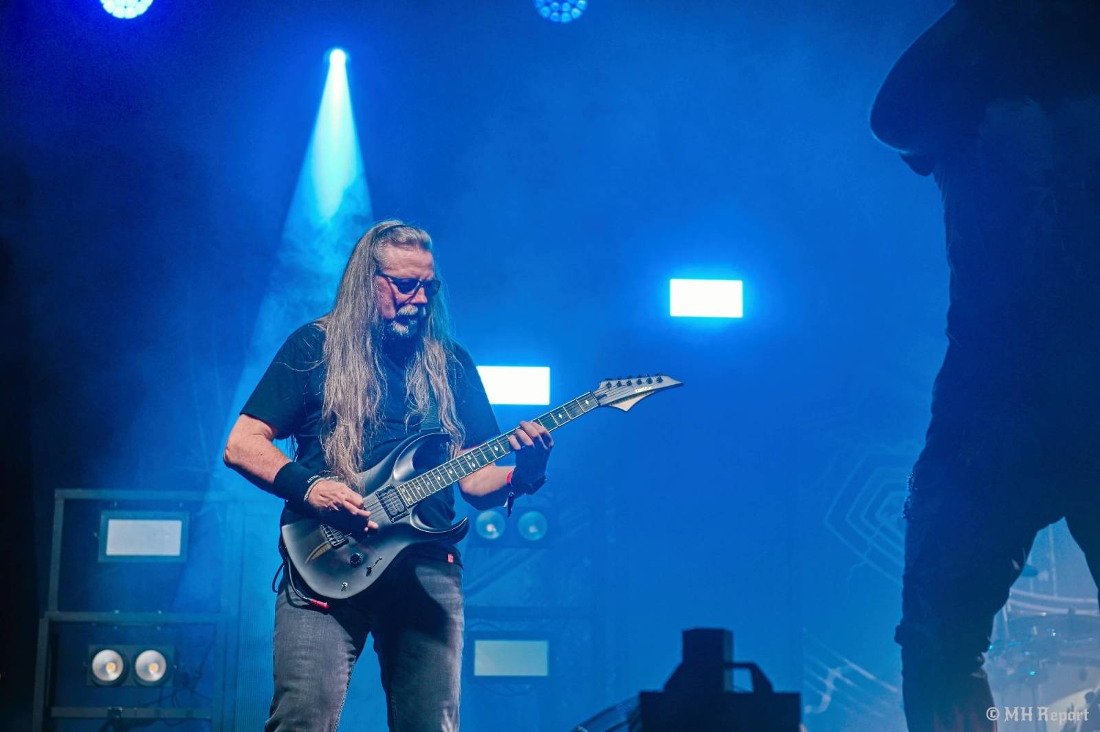 Basinfirefest odstartoval ve velkém stylu. Čtvrtek nabídl koncerty Arakainu, Freedom Call i Death To All