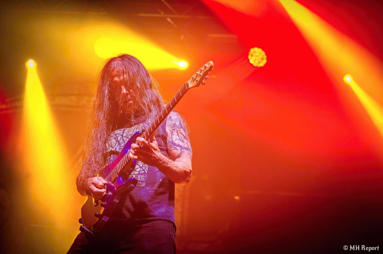 Basinfirefest odstartoval ve velkém stylu. Čtvrtek nabídl koncerty Arakainu, Freedom Call i Death To All