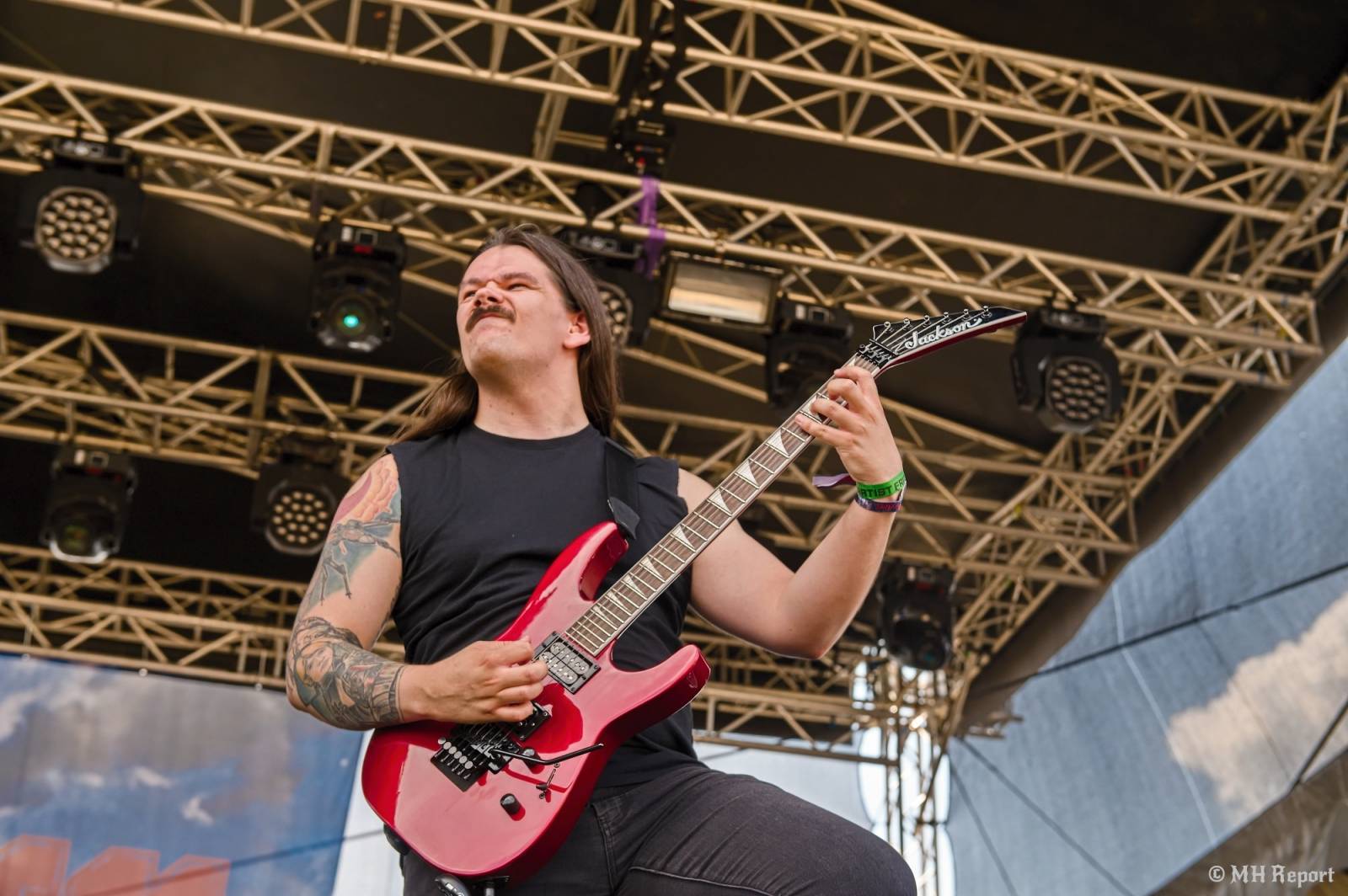 Tahákem třetího dne Basinfirefestu byli Napalm Death, dorazili i Paradise Lost a Six Feet Under