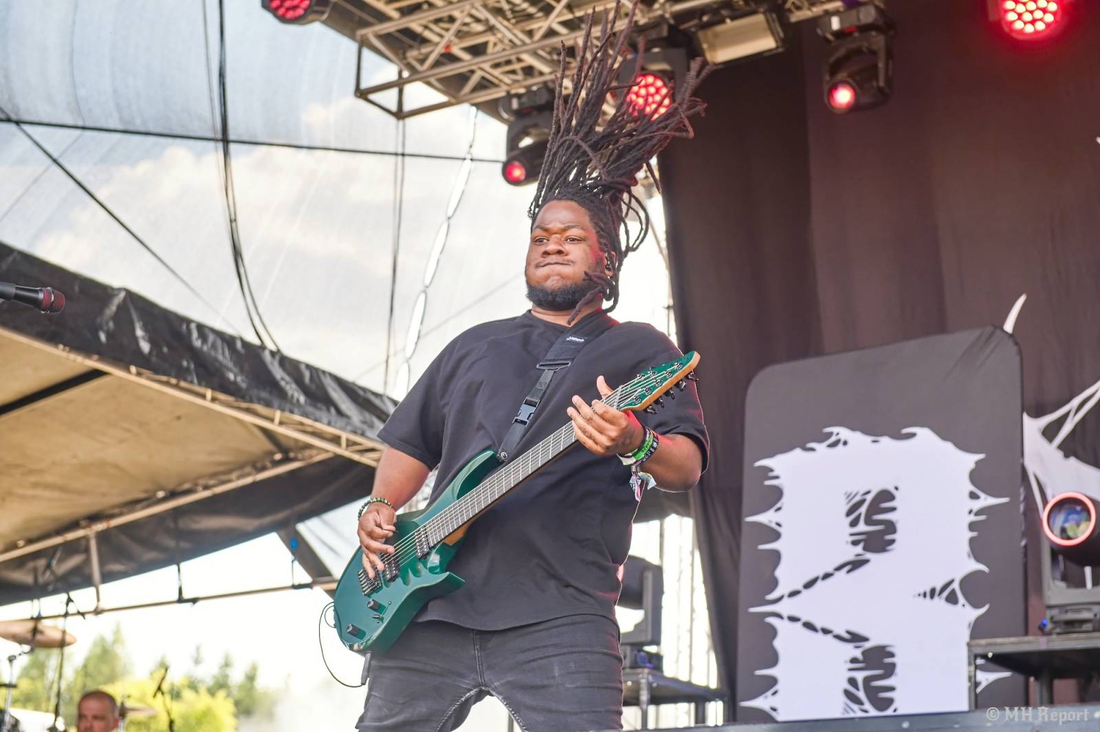 Tahákem třetího dne Basinfirefestu byli Napalm Death, dorazili i Paradise Lost a Six Feet Under