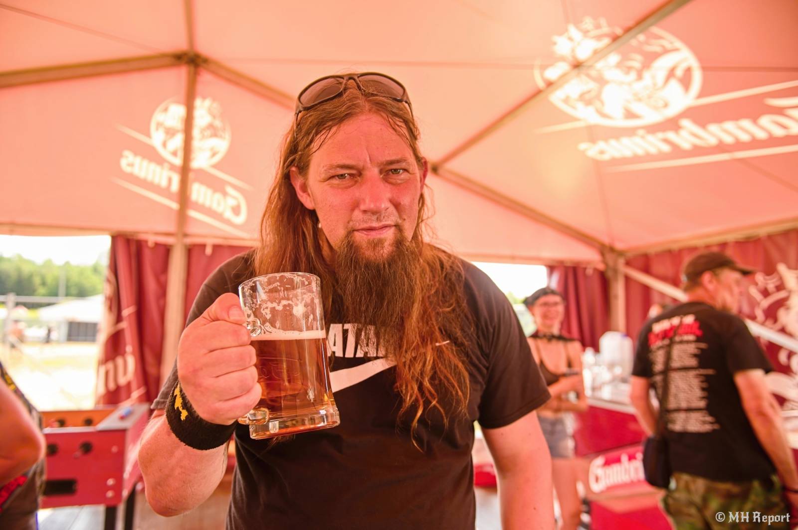 Tahákem třetího dne Basinfirefestu byli Napalm Death, dorazili i Paradise Lost a Six Feet Under