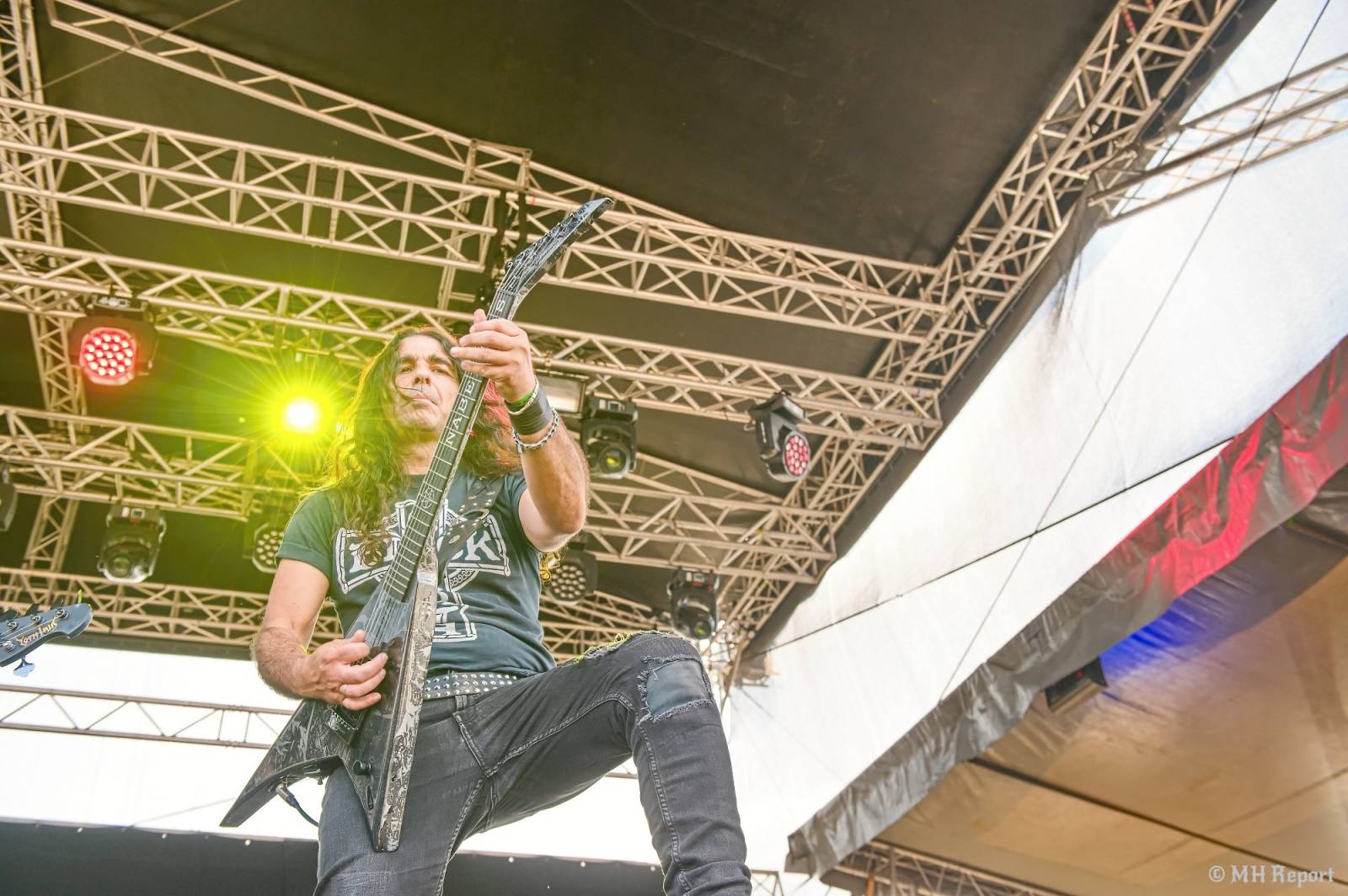 Tahákem třetího dne Basinfirefestu byli Napalm Death, dorazili i Paradise Lost a Six Feet Under