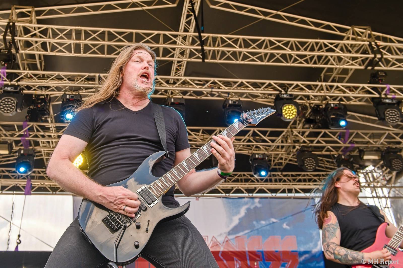 Tahákem třetího dne Basinfirefestu byli Napalm Death, dorazili i Paradise Lost a Six Feet Under