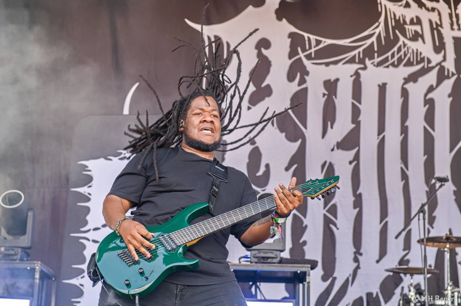 Tahákem třetího dne Basinfirefestu byli Napalm Death, dorazili i Paradise Lost a Six Feet Under