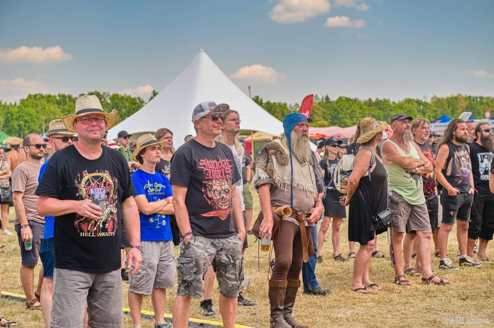Tahákem třetího dne Basinfirefestu byli Napalm Death, dorazili i Paradise Lost a Six Feet Under