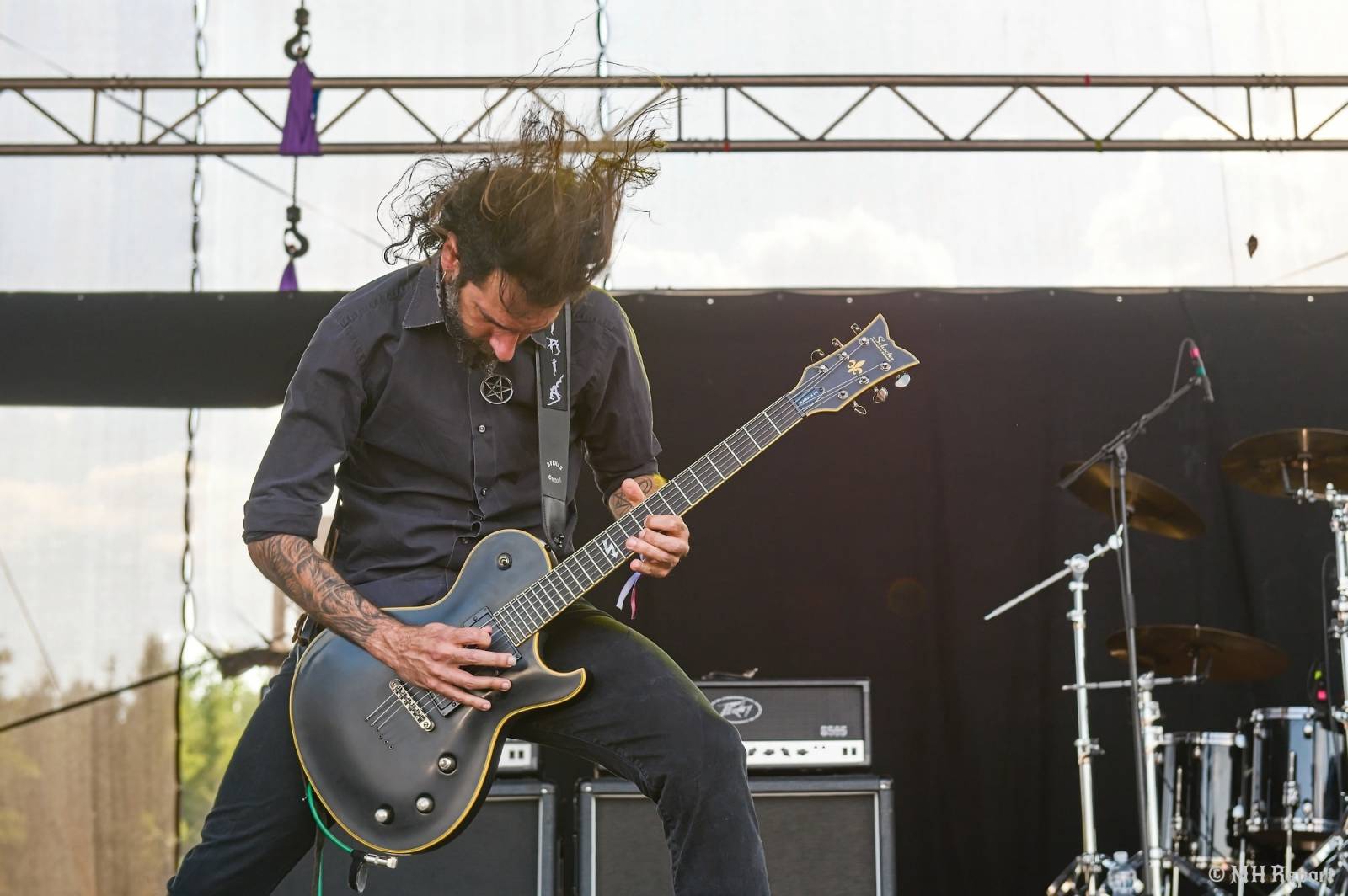 Tahákem třetího dne Basinfirefestu byli Napalm Death, dorazili i Paradise Lost a Six Feet Under
