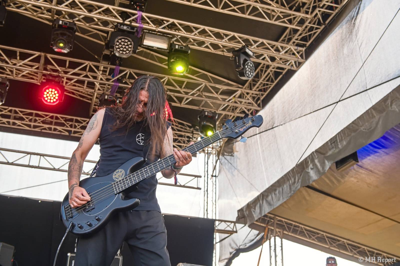 Tahákem třetího dne Basinfirefestu byli Napalm Death, dorazili i Paradise Lost a Six Feet Under