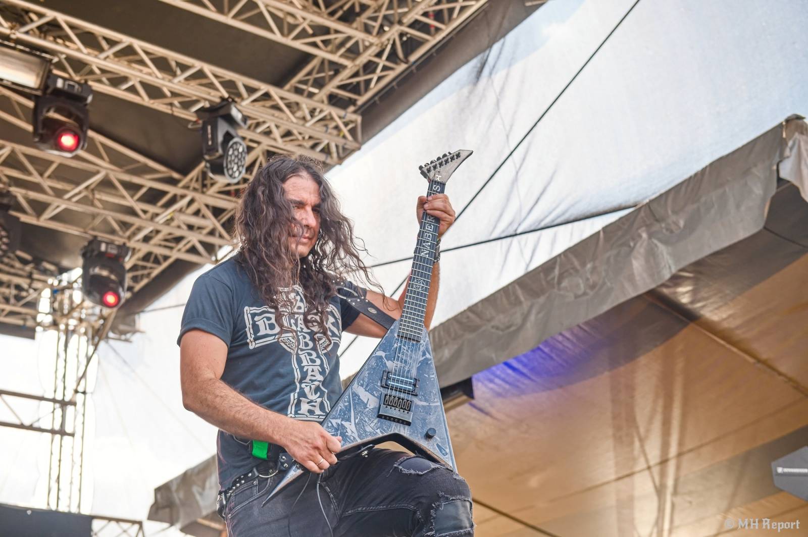 Tahákem třetího dne Basinfirefestu byli Napalm Death, dorazili i Paradise Lost a Six Feet Under