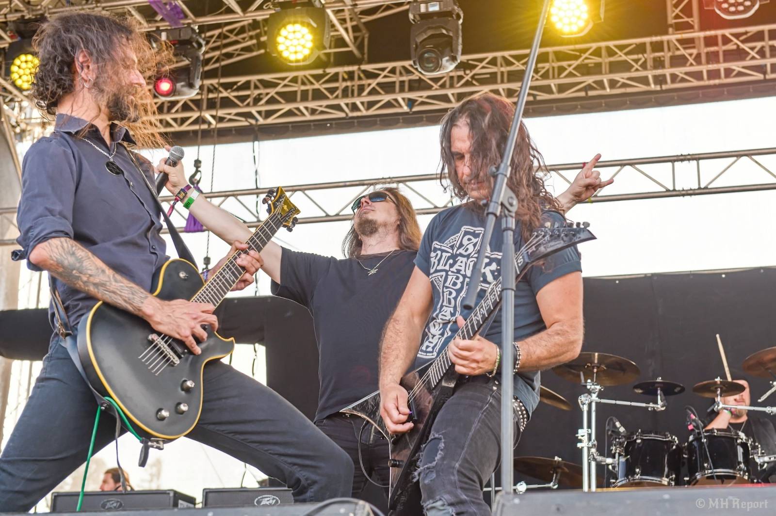 Tahákem třetího dne Basinfirefestu byli Napalm Death, dorazili i Paradise Lost a Six Feet Under