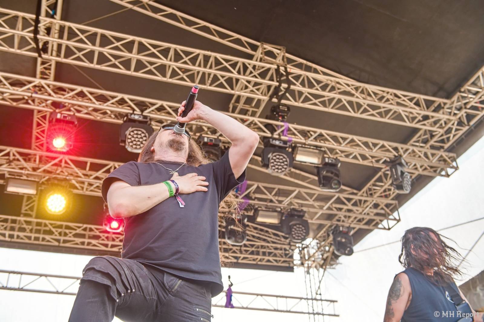 Tahákem třetího dne Basinfirefestu byli Napalm Death, dorazili i Paradise Lost a Six Feet Under