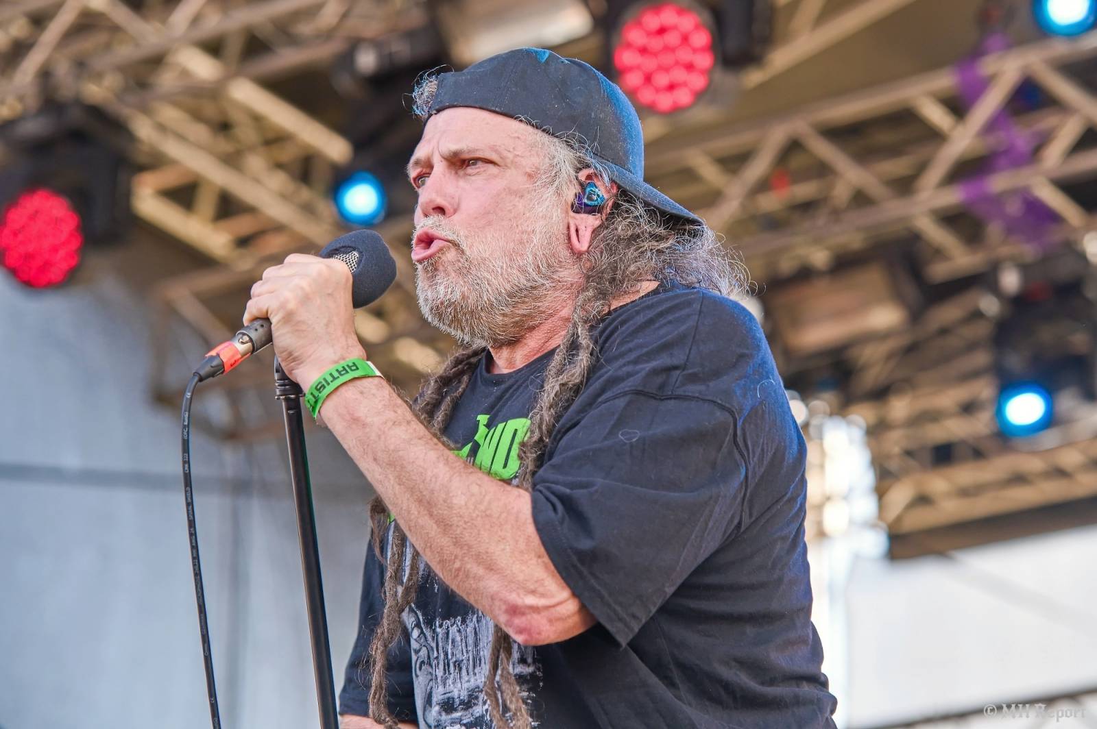 Tahákem třetího dne Basinfirefestu byli Napalm Death, dorazili i Paradise Lost a Six Feet Under