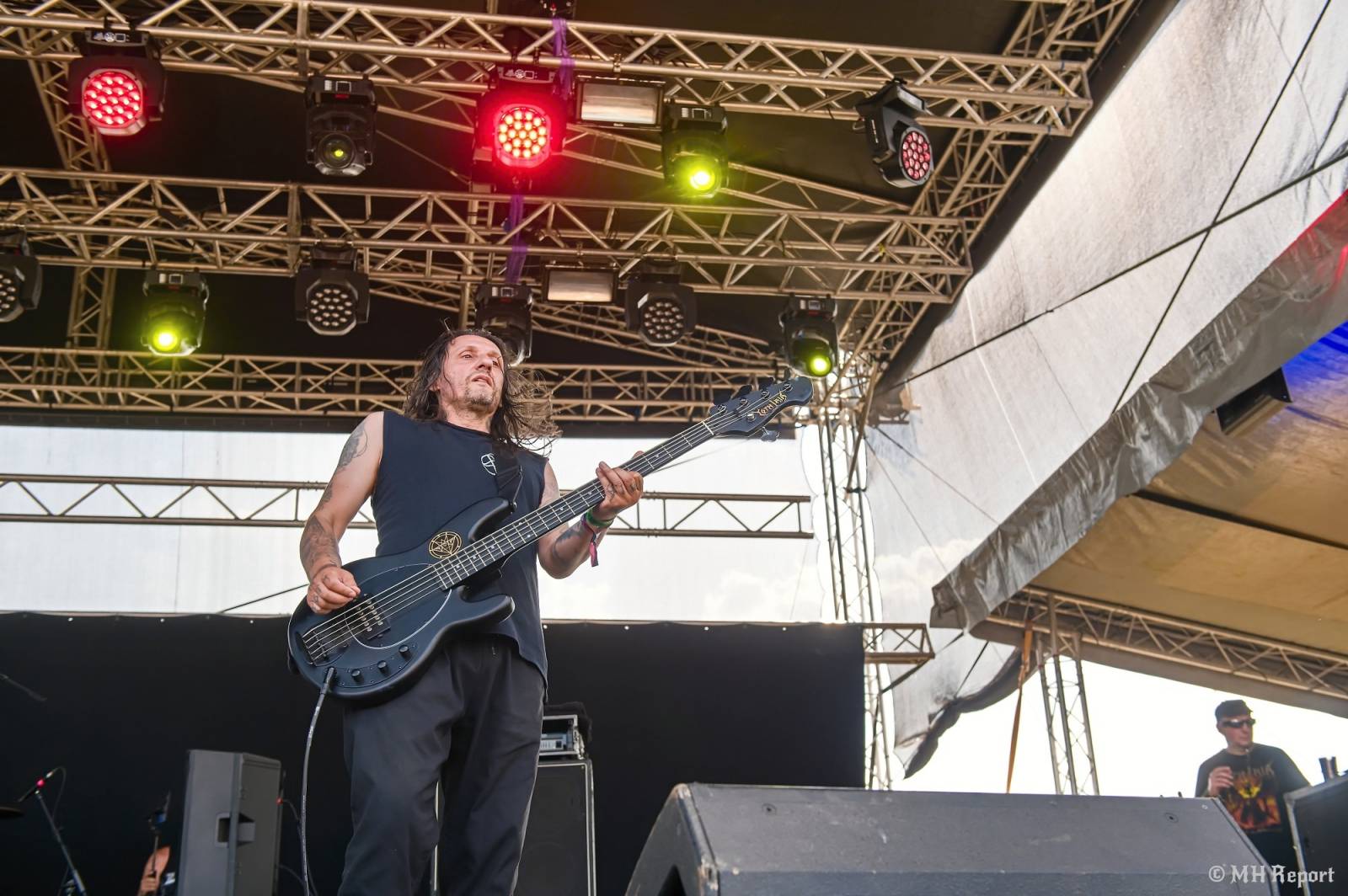 Tahákem třetího dne Basinfirefestu byli Napalm Death, dorazili i Paradise Lost a Six Feet Under